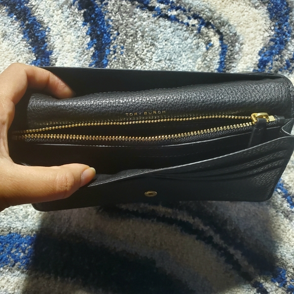 Tory Burch Wallet With Chain - Picture 4 of 5